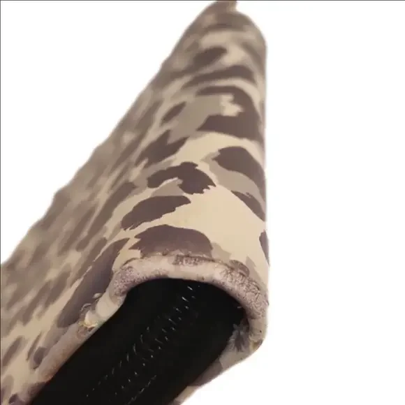 Womens Betsey Johnson Luv Betsey leopard print small cat wallet. - Picture 11 of 11